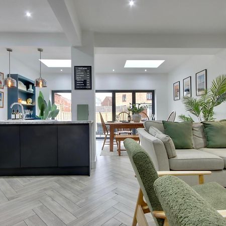 Clover Lodge Portsmouth Luxury Home With Off Road Free Parking Bagian luar foto
