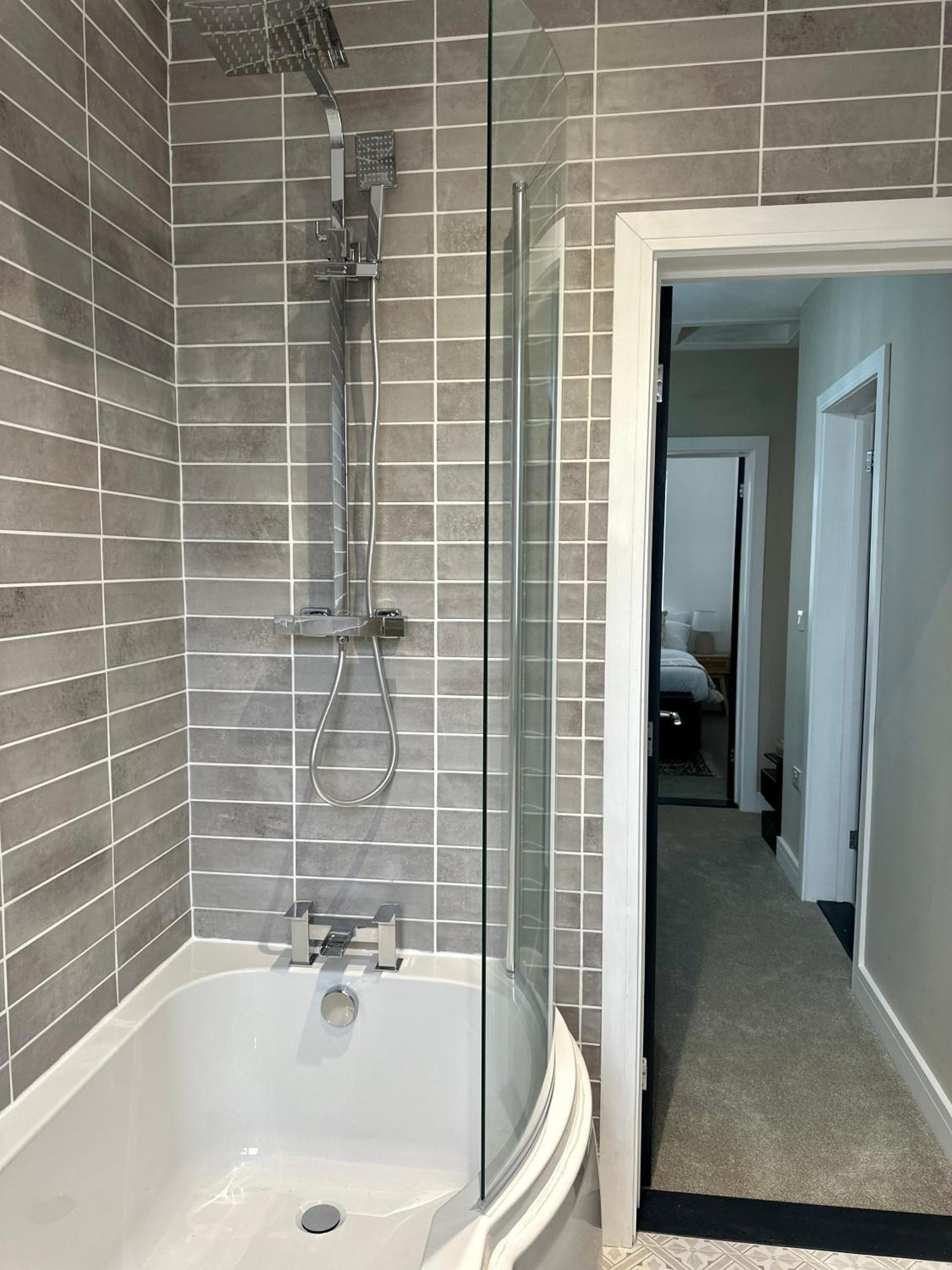 Clover Lodge Portsmouth Luxury Home With Off Road Free Parking Bagian luar foto