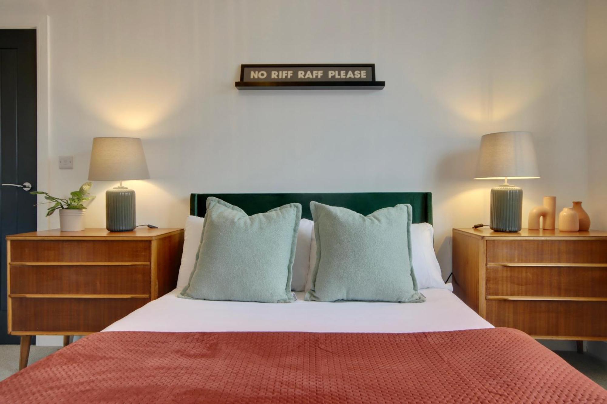 Clover Lodge Portsmouth Luxury Home With Off Road Free Parking Bagian luar foto